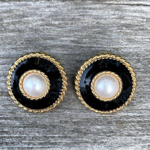 Anne Klein Jewelry - Vintage Anne Klien Gold w/Black Enamel Faux Pearl Circle Post Earrings. EUC!